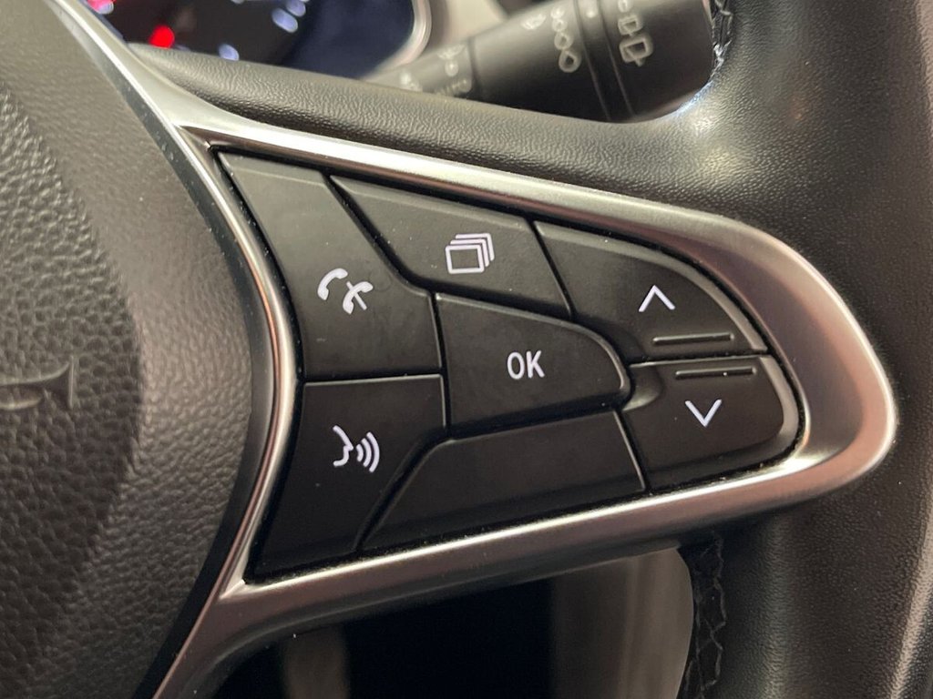 USED 2021 70 RENAULT CAPTUR 1.3 TCe Iconic SUV 5dr Petrol Manual Euro 6 (s/s) (130 ps) Sat Nav