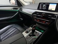 USED 2018 18 BMW 5 SERIES 2.0 530e 9.2kWh SE Saloon 4dr Petrol Plug-in Hybrid Auto Euro 6 (s/s) (252 ps) HEATED FRONT AND REAR SEATS