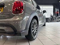 USED 2022 22 MINI HATCH 1.5 Cooper Classic Hatchback 5dr Petrol Manual Euro 6 (s/s) (136 ps) FULL MINI S/H + COMFORT PACK
