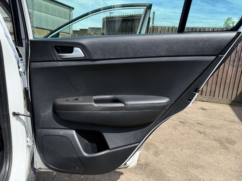 USED 2019 19 KIA SPORTAGE 1.6 GDi 2 SUV 5dr Petrol Manual Euro 6 (s/s) (130 bhp) Rear Camera, Heated Seats