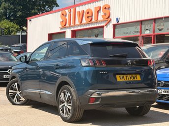 View our PEUGEOT 3008