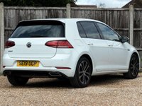 USED 2019 19 VOLKSWAGEN GOLF 1.5 Golf R-Line TSi Evo 5dr Sat Nav Apple CarPlay Android