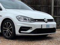 USED 2019 19 VOLKSWAGEN GOLF 1.5 Golf R-Line TSi Evo 5dr Sat Nav Apple CarPlay Android