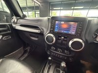 USED 2012 62 JEEP WRANGLER 2.8 CRD Overland SUV 2dr Diesel Auto 4WD Euro 5 (197 bhp) 