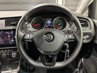USED 2017 67 VOLKSWAGEN GOLF 1.6 TDI SE Nav DSG Euro 6 (s/s) 5dr 