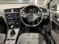 USED 2017 67 VOLKSWAGEN GOLF 1.6 TDI SE Nav DSG Euro 6 (s/s) 5dr 
