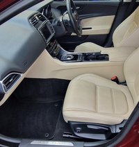 USED 2016 16 JAGUAR XE 2.0d Prestige Saloon 4dr Diesel Auto Euro 6 (s/s) (163 ps) 