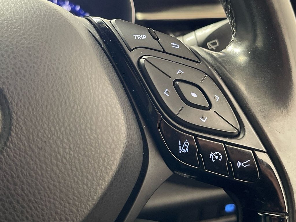 USED 2019 19 TOYOTA C-HR 1.8 VVT-h Design SUV 5dr Petrol Hybrid CVT Euro 6 (s/s) (122 ps) Sat Nav