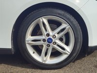 USED 2015 64 FORD FOCUS 1.0T EcoBoost Zetec Hatchback 5dr Petrol Manual Euro 6 (s/s) (125 ps) 6 Months Warranty  |  Set of 2 Keys
