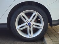 USED 2015 64 FORD FOCUS 1.0T EcoBoost Zetec Hatchback 5dr Petrol Manual Euro 6 (s/s) (125 ps) 6 Months Warranty  |  Set of 2 Keys