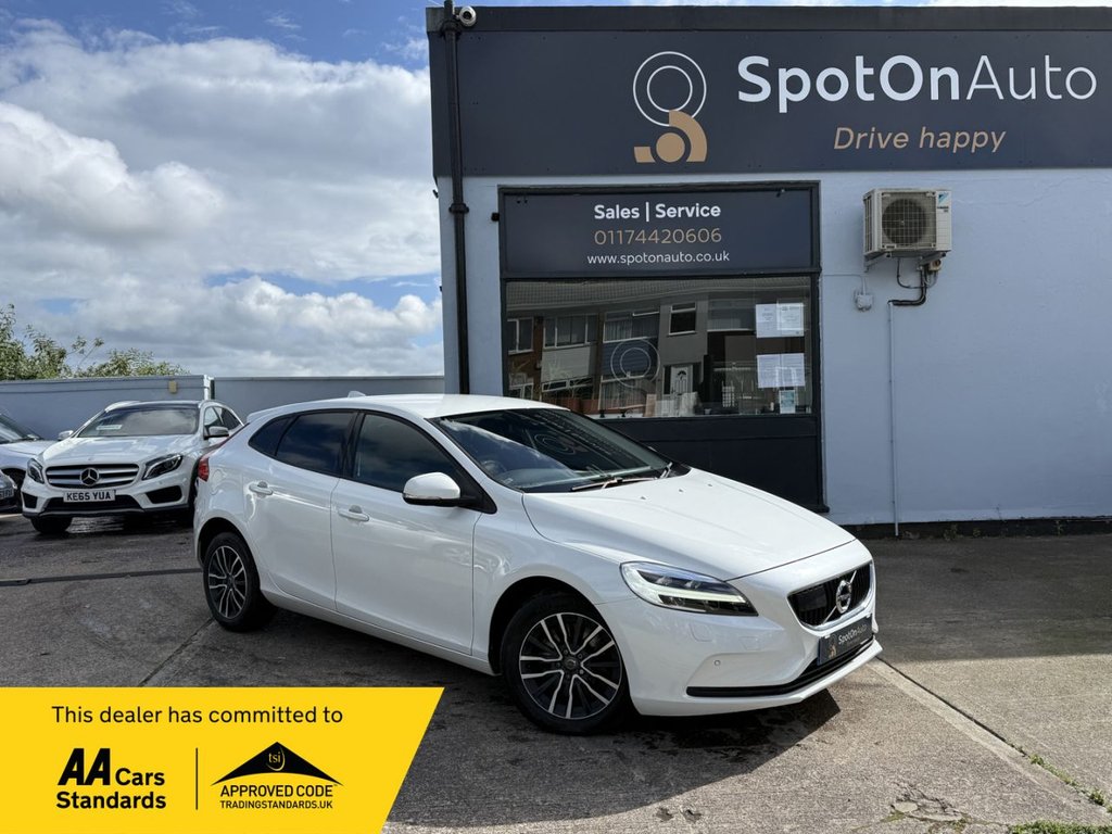 USED 2018 18 VOLVO V40 1.5 T2 GPF Momentum Nav Plus Hatchback 5dr Petrol Auto Euro 6 (s/s) (122 ps) AUTO+SAT NAV+BLUETOOTH+CRUISE
