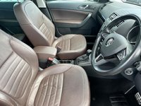 USED 2015 15 SKODA YETI 2.0 TDI Laurin & Klement Outdoor 5dr Diesel DSG 4WD Euro 5 (170 ps) PAN ROOF + LEATHER + CLIMATE CONTROL