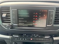 USED 2021 21 VAUXHALL VIVARO LIFE 2.0 Turbo D Elite M MPV 5dr Diesel Auto SWB Euro 6 (s/s) (8 Seat) (180 ps) LOW MILES + 8 SEATS + LEATHER + CLIMATE CONTROL