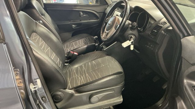 View our KIA VENGA
