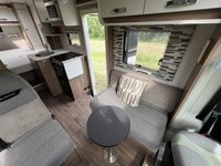 USED 2017 17 SWIFT ESCAPE 694 Distinction 