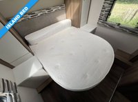USED 2017 17 SWIFT ESCAPE 694 Distinction 