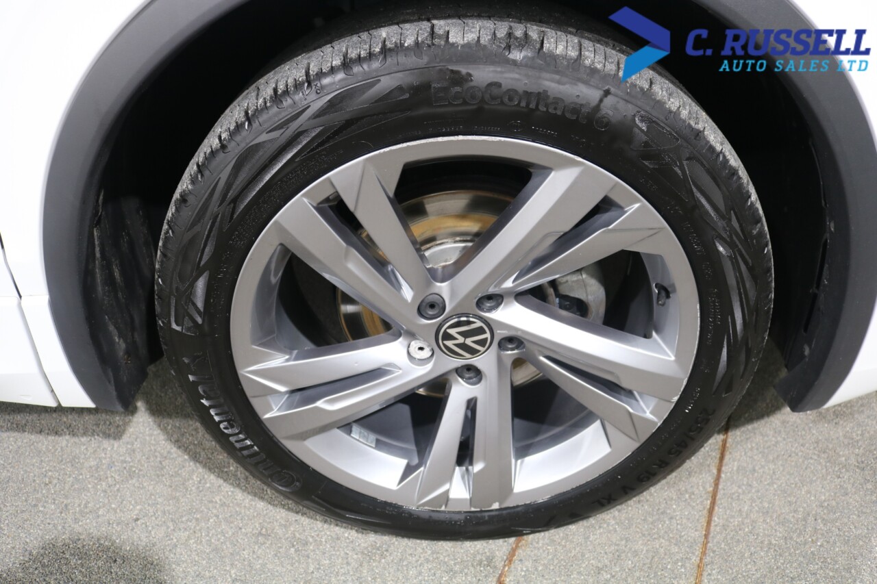 2024 VOLKSWAGEN TIGUAN 2.0 TDI R-Line Edition SUV 5dr Diesel DSG Euro 6 (s/s) (150 ps) - vehicle photo 18 for sale on PureCar