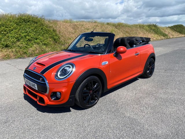 View our MINI CONVERTIBLE