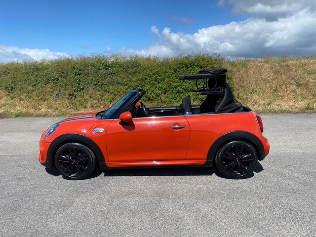 View our MINI CONVERTIBLE