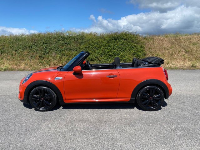 View our MINI CONVERTIBLE