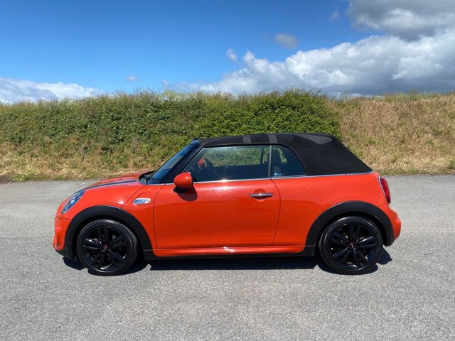View our MINI CONVERTIBLE