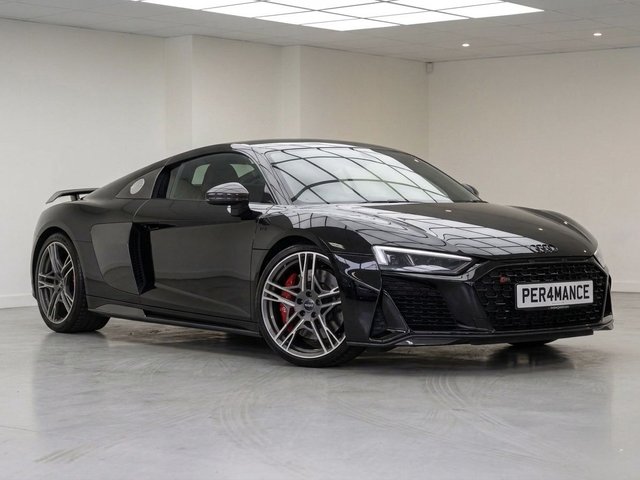 View our Audi R8 5.2 FSI V10 Performance Carbon Black Coupe 2dr Petrol S Tronic quattro Euro 6 (s/s) (620 ps)