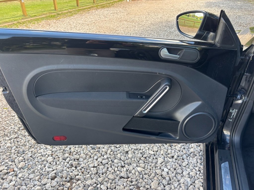 USED 2016 16 VOLKSWAGEN BEETLE 1.2 TSI BlueMotion Tech Design Cabriolet 2dr Petrol DSG Euro 6 (s/s) (105 ps) &pound;ZERO DEPOSIT FINANCE