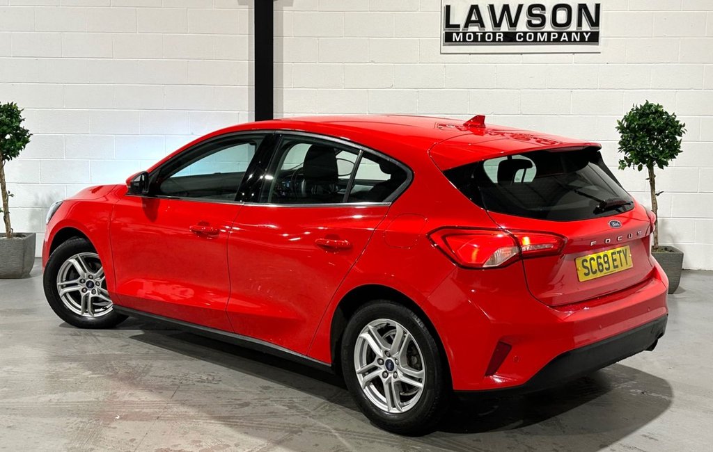 USED 2020 69 FORD FOCUS 1.0T EcoBoost Zetec Hatchback 5dr Petrol Auto Euro 6 (s/s) (125 ps) 