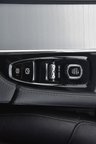 USED 2018 18 VOLVO XC90 2.0h T8 Twin Engine 10.4kWh Momentum SUV 5dr Petrol Plug-in Hybrid Auto 4WD Euro 6 (s/s) (390 ps) 1 Former Keeper | Full Service History | 360 Surround View Camera | 2 Keys | 7 Seater | Satellite Navigation | Full Black Leather Upholstery | 19" Alloy Wheels | Winter Pack | Integrated Sun Curtains | HUD Head Up Display | Family Pack | Xenium Pack | Ice White | BLISS Blind Spot Information System | Apple CarPlay | Park Assist Pilot | MOT Valid (20/02/2027)
