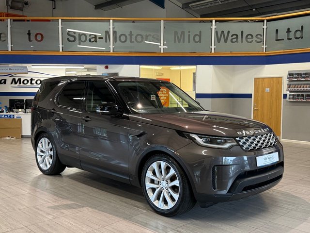 View our Land Rover Discovery 3.0 D300 MHEV SE SUV 5dr Diesel Auto 4WD Euro 6 (s/s) (300 ps)