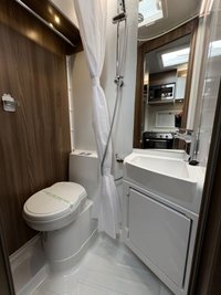 USED 2017 17 SWIFT ESCAPE 685 - 6 Berth - 5 Belt - Low Mileage - Low Owners 