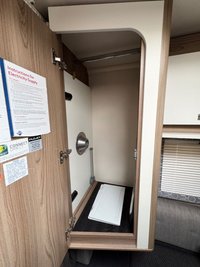 USED 2017 17 SWIFT ESCAPE 685 - 6 Berth - 5 Belt - Low Mileage - Low Owners 