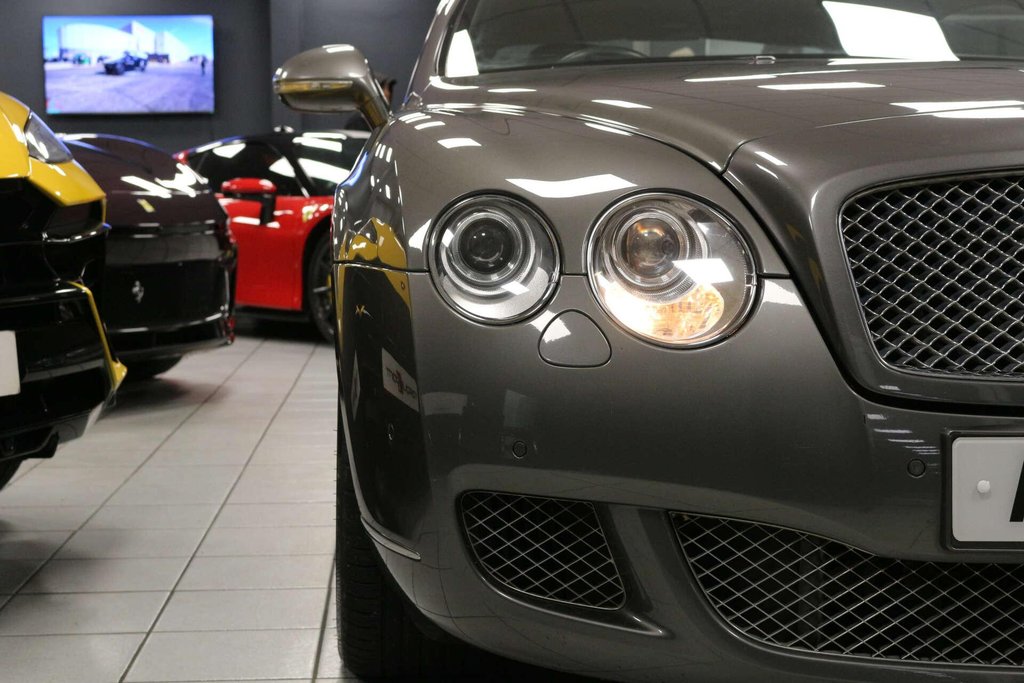 USED 2010 10 BENTLEY CONTINENTAL 6.0 Continental GT Auto 4WD 2dr FSH + MULLINER + REV.CAM