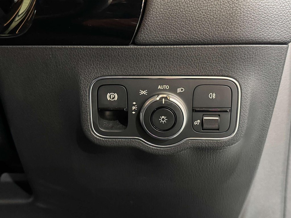 USED 2021 71 MERCEDES-BENZ GLA 1.3 GLA 180 AMG Line Premium+ Auto 5dr PAN ROOF + REV.CAM + CARPLAY