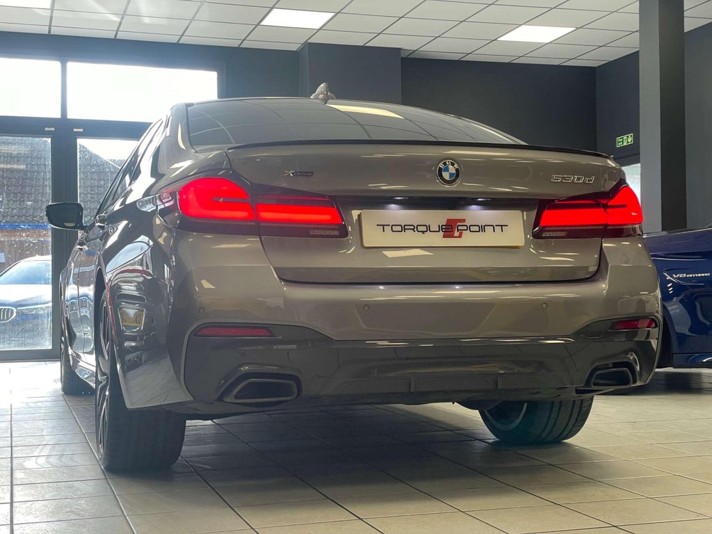 USED 2023 72 BMW 5 SERIES 3.0 530d xDrive M Sport MHEV Auto 4WD 4dr FBMWSH + HUD + HK + REV.CAM