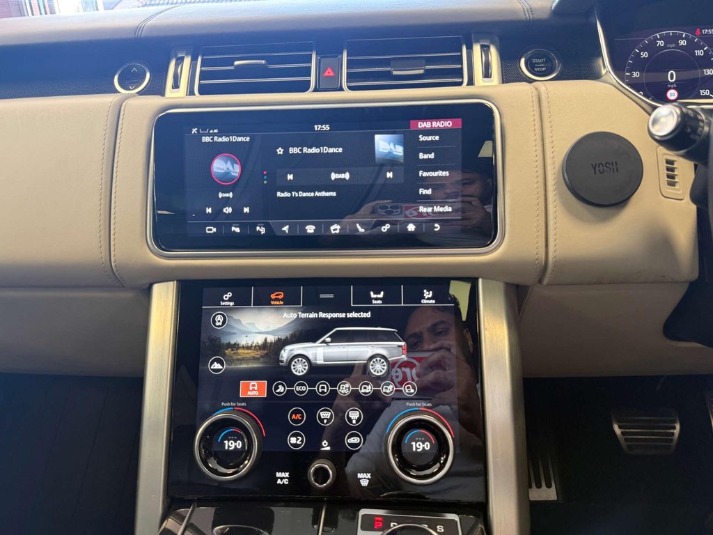 USED 2019 19 LAND ROVER RANGE ROVER 2.0 Range Rover Autobiography P400e Auto 4WD 5dr FSH + PAN ROOF + REAR ENT