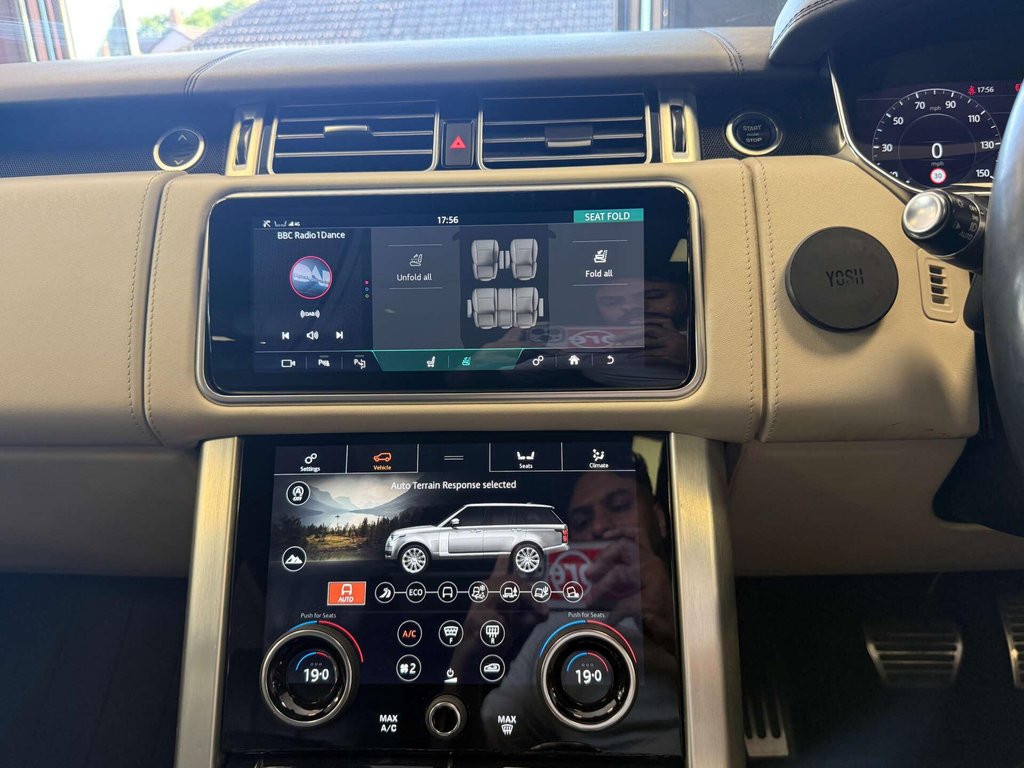 USED 2019 19 LAND ROVER RANGE ROVER 2.0 Range Rover Autobiography P400e Auto 4WD 5dr FSH + PAN ROOF + REAR ENT