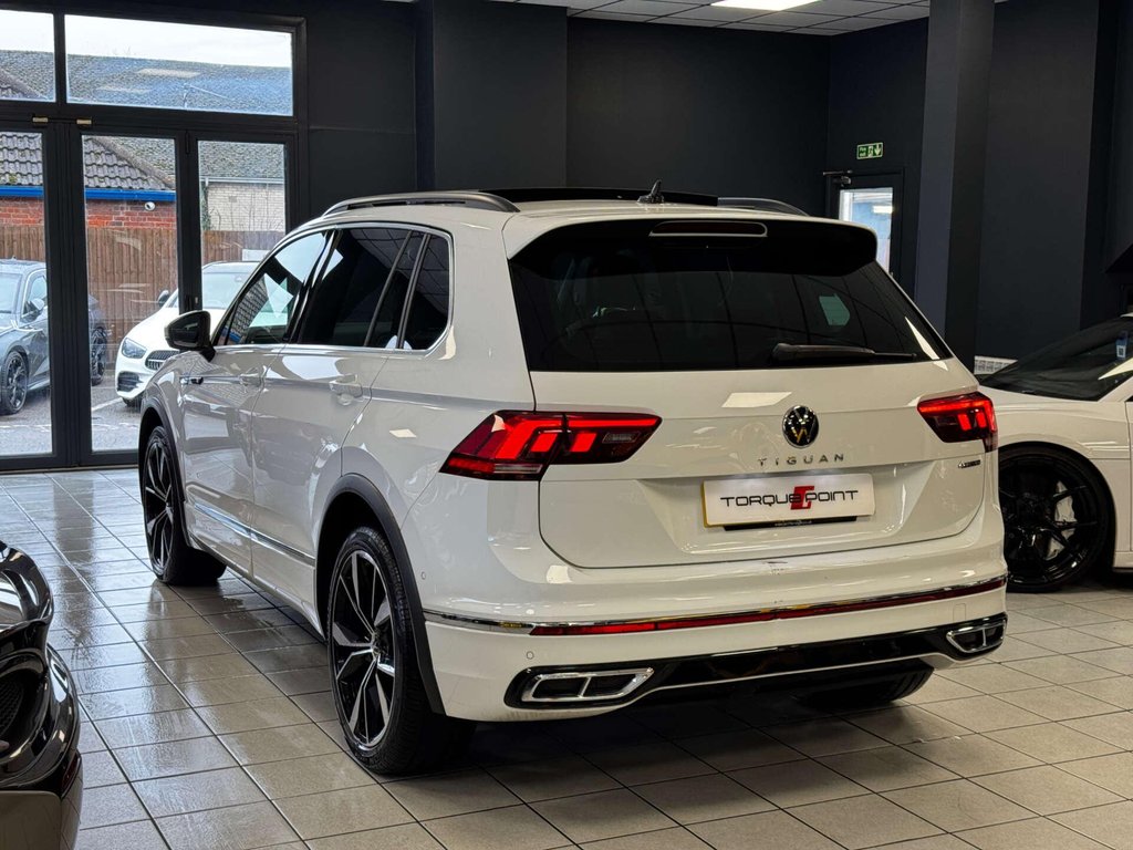 USED 2021 21 VOLKSWAGEN TIGUAN 2.0 Tiguan R-Line TDI 4Motion Semi-Auto 4WD 5dr VW WARRANTY + PAN ROOF