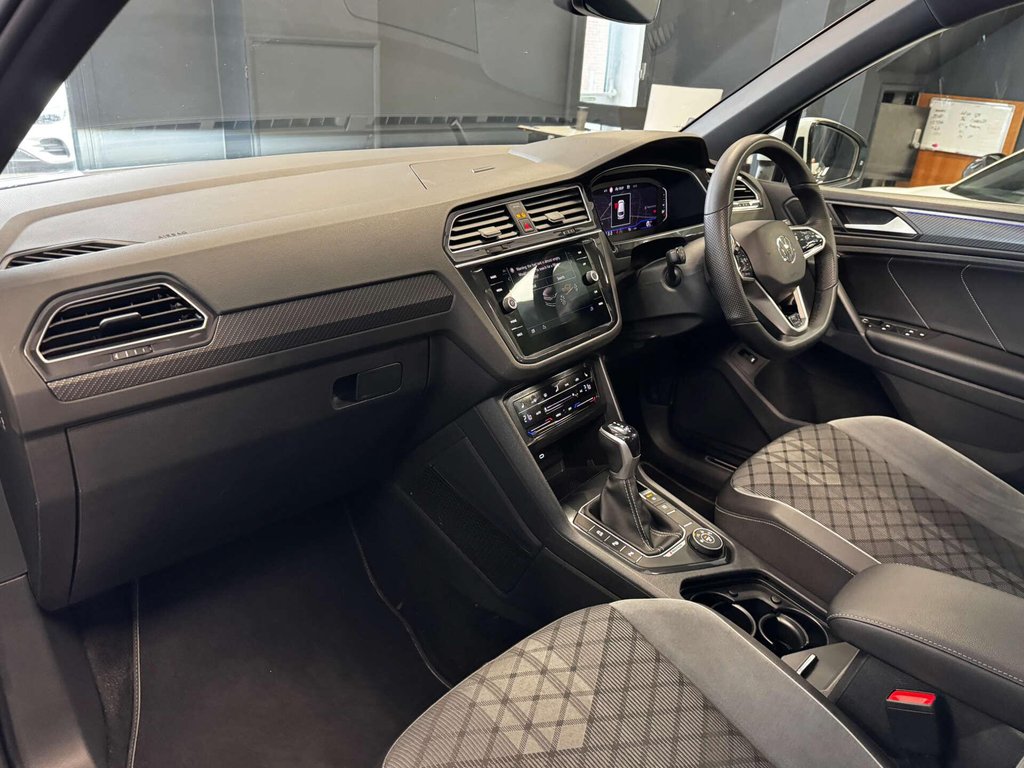 USED 2021 21 VOLKSWAGEN TIGUAN 2.0 Tiguan R-Line TDI 4Motion Semi-Auto 4WD 5dr VW WARRANTY + PAN ROOF