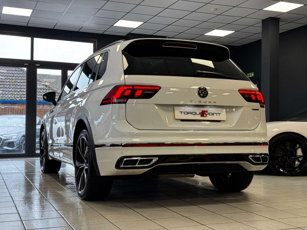 USED 2021 21 VOLKSWAGEN TIGUAN 2.0 Tiguan R-Line TDI 4Motion Semi-Auto 4WD 5dr VW WARRANTY + PAN ROOF