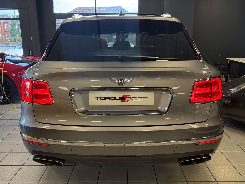 USED 2016 16 BENTLEY BENTAYGA 6.0 Bentayga W12 Auto 4WD 5dr PAN ROOF + 360 CAM + FRONT PPF