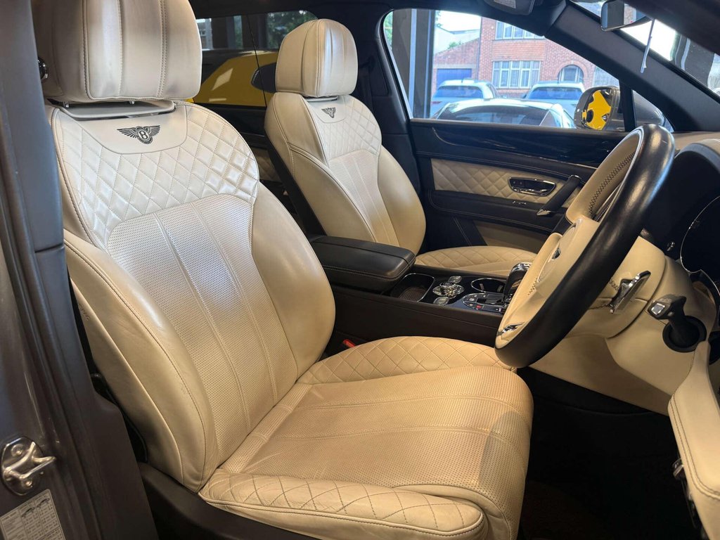 USED 2016 16 BENTLEY BENTAYGA 6.0 Bentayga W12 Auto 4WD 5dr PAN ROOF + 360 CAM + FRONT PPF