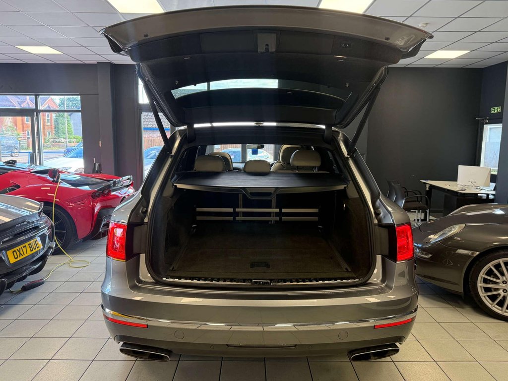 USED 2016 16 BENTLEY BENTAYGA 6.0 Bentayga W12 Auto 4WD 5dr PAN ROOF + 360 CAM + FRONT PPF