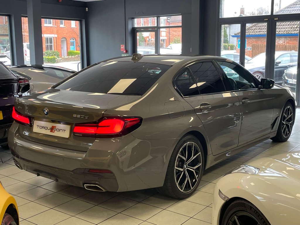 USED 2021 71 BMW 5 SERIES 2.0 520d xDrive M Sport MHEV Auto 4WD 4dr FSH + COMFORT PACK