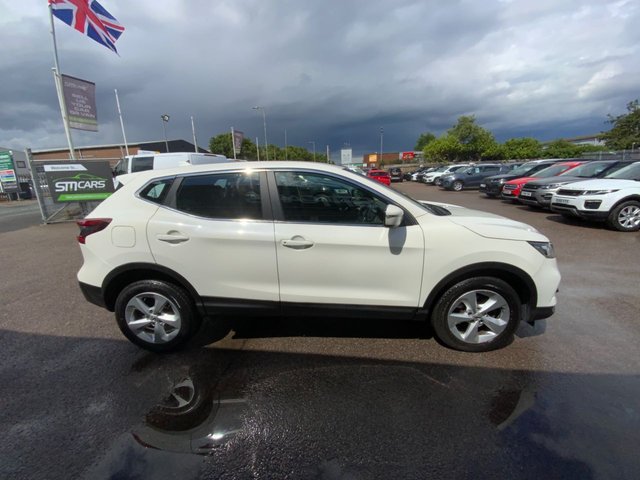View our NISSAN QASHQAI