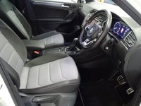 USED 2017 67 VOLKSWAGEN TIGUAN 2.0 TDI R-Line SUV 5dr Diesel DSG 4Motion Euro 6 (s/s) (150 ps) FSH SAT NAV HALF LEATHER CRUISE PAN ROOF PARK SENSORS APPLE CARPLAY