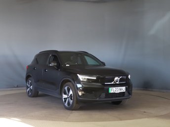 2023 VOLVO XC40