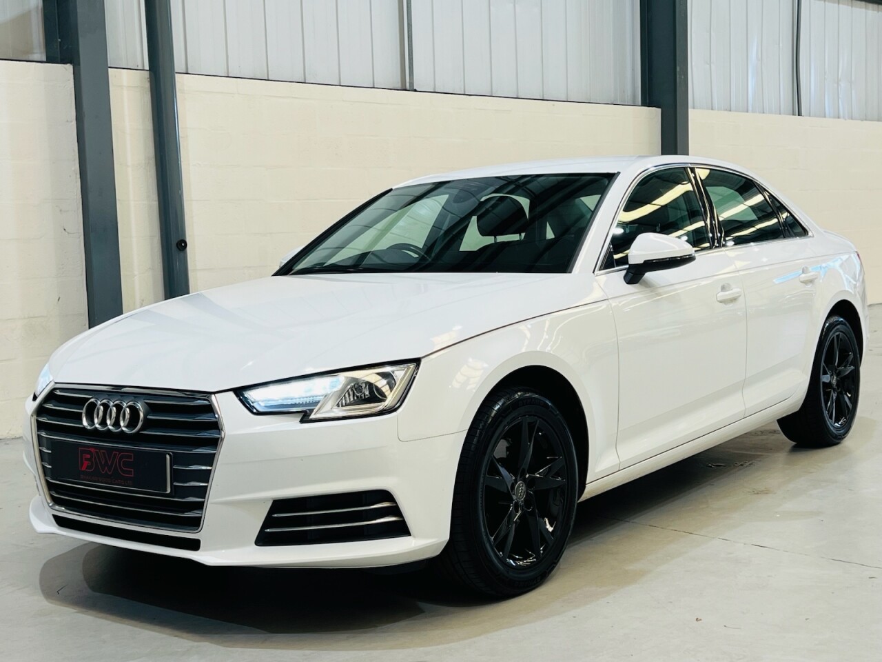 2016 Audi A4 thumbnail 5