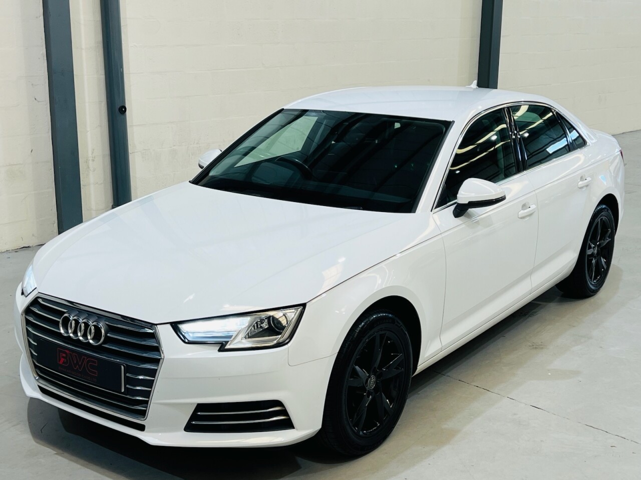 2016 Audi A4 thumbnail 11