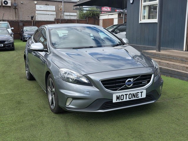 View our VOLVO V40